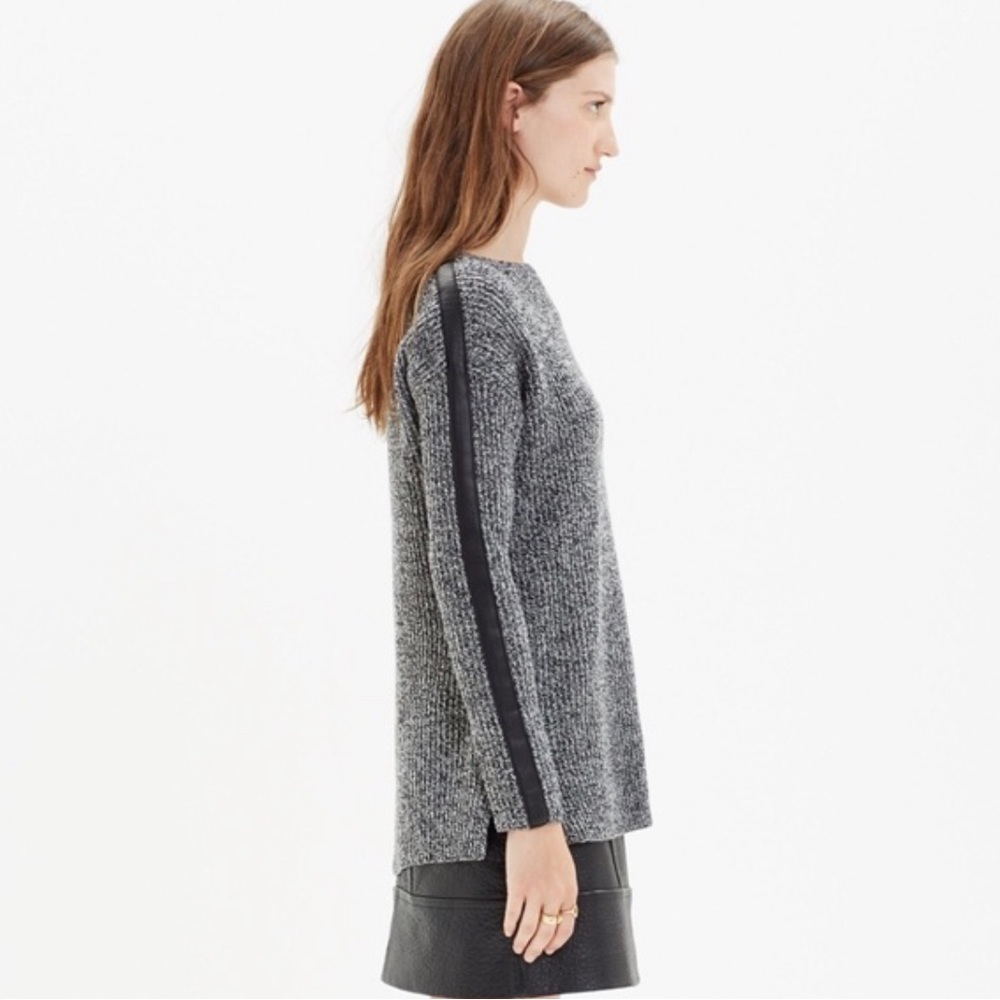 Madewell 100% merlino wool charcoal gray sweater w genuine leather arm stripe